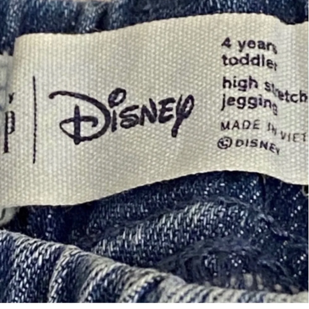 GAP disney light